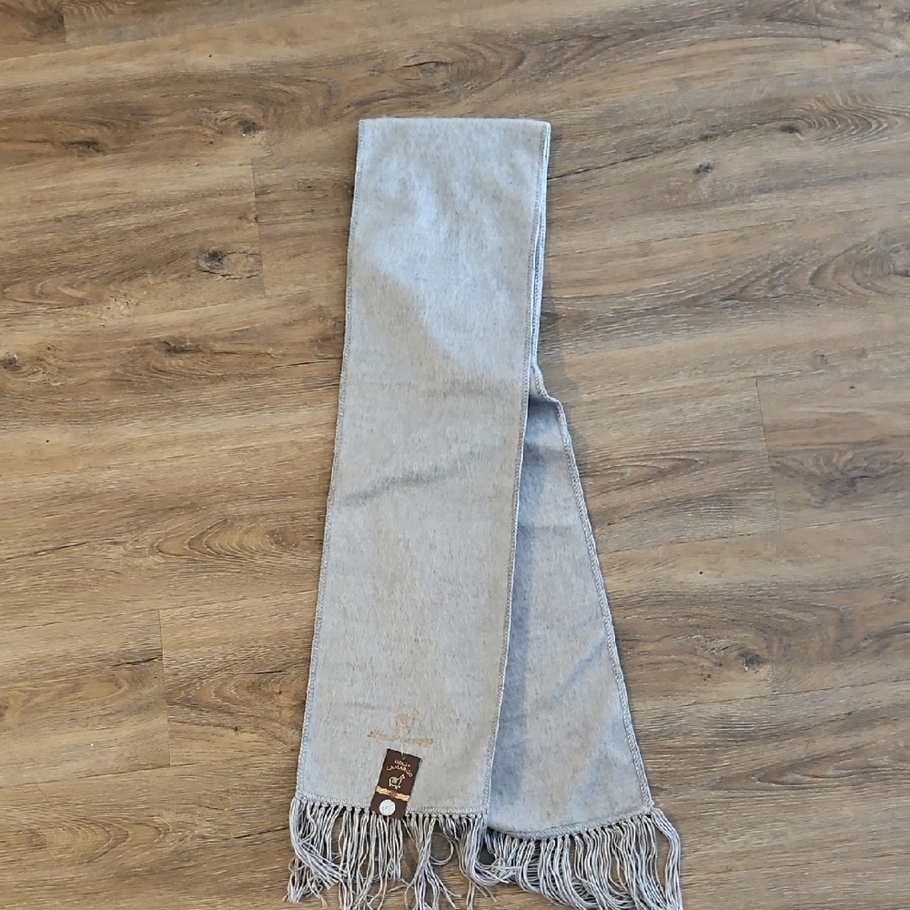 Elegant Gray Scarf with Fringe